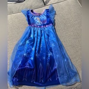 Frozen night gown